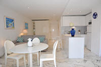 Cannes Rentals, rental apartments and houses in Cannes, France, copyrights John and John Real Estate, picture Ref 044-05