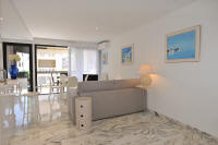 Cannes Rentals, rental apartments and houses in Cannes, France, copyrights John and John Real Estate, picture Ref 044-09