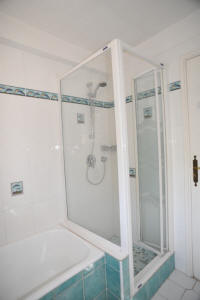 Cannes Rentals, rental apartments and houses in Cannes, France, copyrights John and John Real Estate, picture Ref 060-10