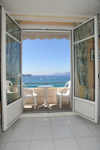 Cannes Rentals, rental apartments and houses in Cannes, France, copyrights John and John Real Estate, picture Ref 062-03