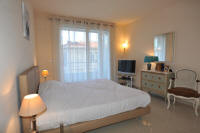 Cannes Rentals, rental apartments and houses in Cannes, France, copyrights John and John Real Estate, picture Ref 073-15