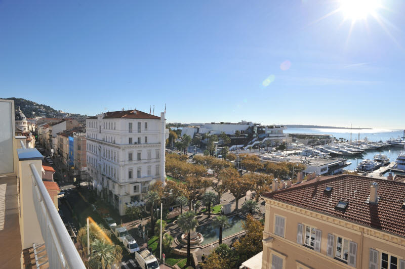 Cannes Rentals, rental apartments and houses in Cannes, France, copyrights John and John Real Estate, picture Ref 076-04