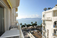 Cannes Rentals, rental apartments and houses in Cannes, France, copyrights John and John Real Estate, picture Ref 079-01