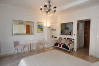 Cannes Rentals, rental apartments and houses in Cannes, France, copyrights John and John Real Estate, picture Ref 079-06