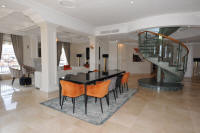 Cannes Rentals, rental apartments and houses in Cannes, France, copyrights John and John Real Estate, picture Ref 092-11