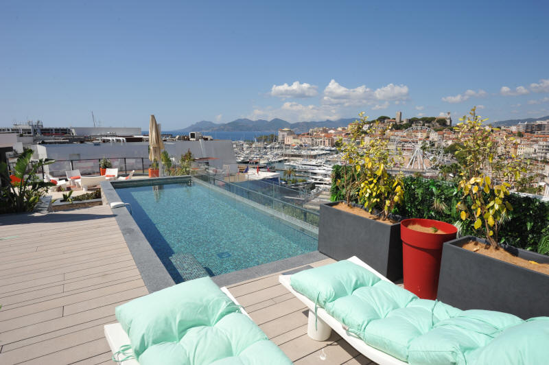 Cannes Rentals, rental apartments and houses in Cannes, France, copyrights John and John Real Estate, picture Ref 092-39