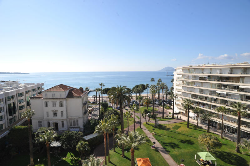Cannes Rentals, rental apartments and houses in Cannes, France, copyrights John and John Real Estate, picture Ref 195-03