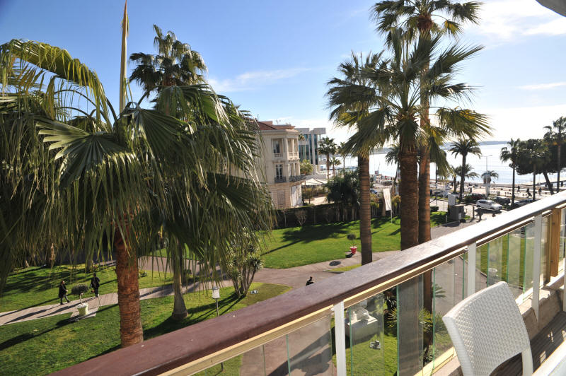 Cannes Rentals, rental apartments and houses in Cannes, France, copyrights John and John Real Estate, picture Ref 202-02