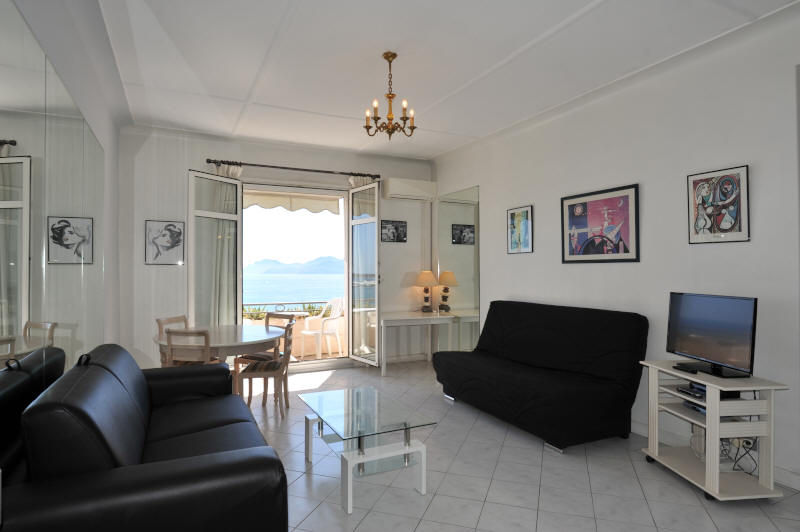 Cannes Rentals, rental apartments and houses in Cannes, France, copyrights John and John Real Estate, picture Ref 209-01