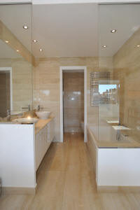 Cannes Rentals, rental apartments and houses in Cannes, France, copyrights John and John Real Estate, picture Ref 273-24
