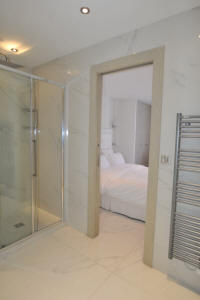 Cannes Rentals, rental apartments and houses in Cannes, France, copyrights John and John Real Estate, picture Ref 275-11