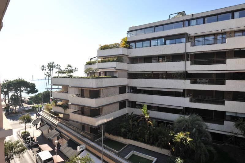 Cannes Rentals, rental apartments and houses in Cannes, France, copyrights John and John Real Estate, picture Ref 277-01