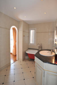 Cannes Rentals, rental apartments and houses in Cannes, France, copyrights John and John Real Estate, picture Ref 285-20