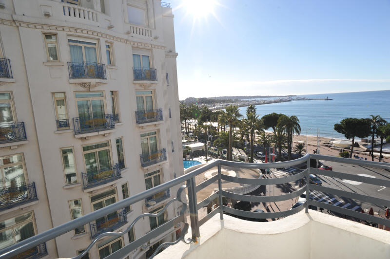 Cannes Rentals, rental apartments and houses in Cannes, France, copyrights John and John Real Estate, picture Ref 296-02