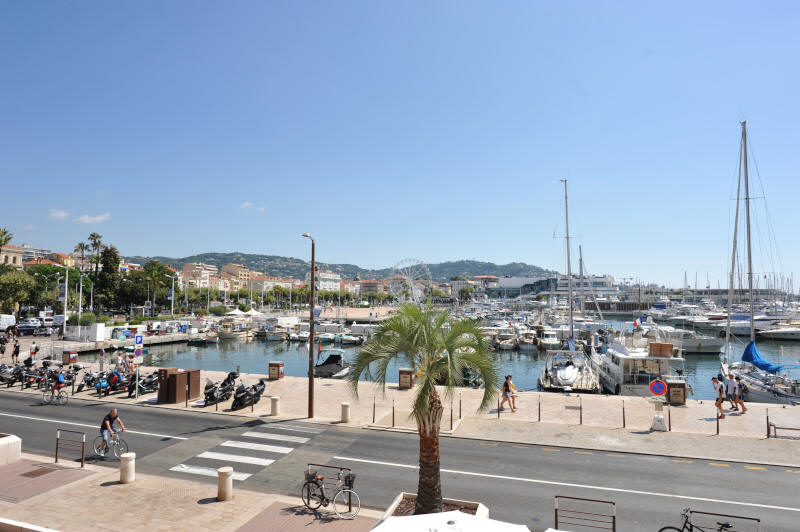 Cannes Rentals, rental apartments and houses in Cannes, France, copyrights John and John Real Estate, picture Ref 337-03