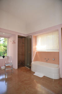 Cannes Rentals, rental apartments and houses in Cannes, France, copyrights John and John Real Estate, picture Ref 354-27