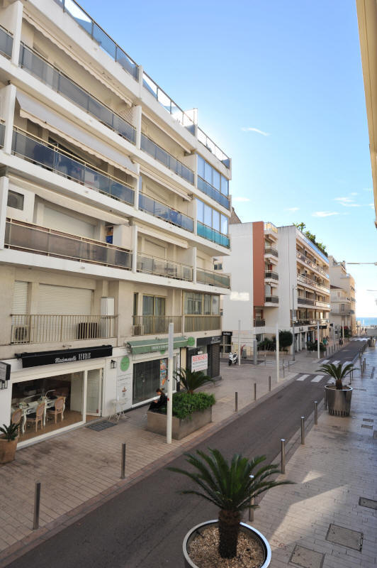 Cannes Rentals, rental apartments and houses in Cannes, France, copyrights John and John Real Estate, picture Ref 404-01