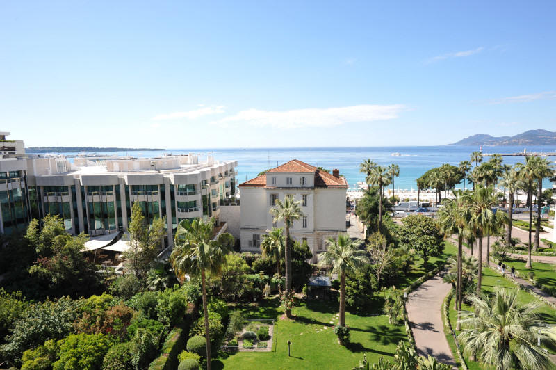 Cannes Rentals, rental apartments and houses in Cannes, France, copyrights John and John Real Estate, picture Ref 006-02