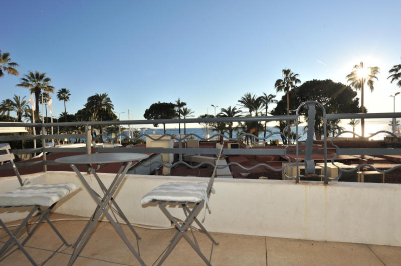 Cannes Rentals, rental apartments and houses in Cannes, France, copyrights John and John Real Estate, picture Ref 007-02
