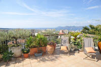 Cannes Rentals, rental apartments and houses in Cannes, France, copyrights John and John Real Estate, picture Ref 014-02