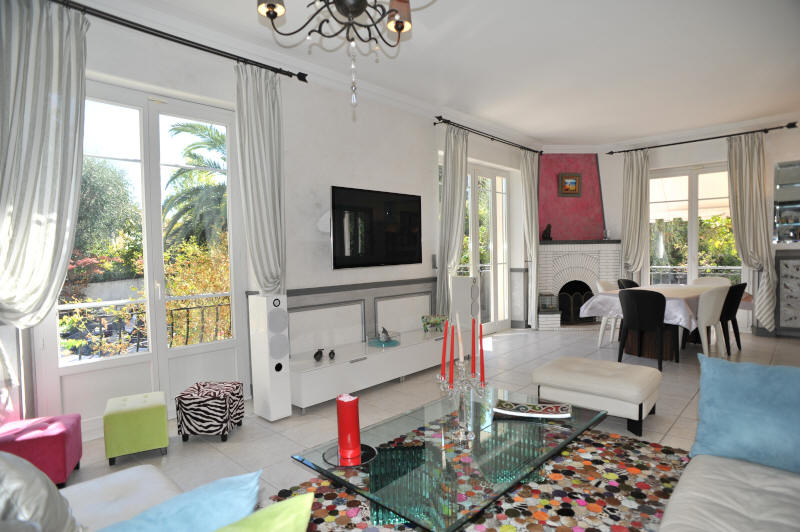 Cannes Rentals, rental apartments and houses in Cannes, France, copyrights John and John Real Estate, picture Ref 030-10