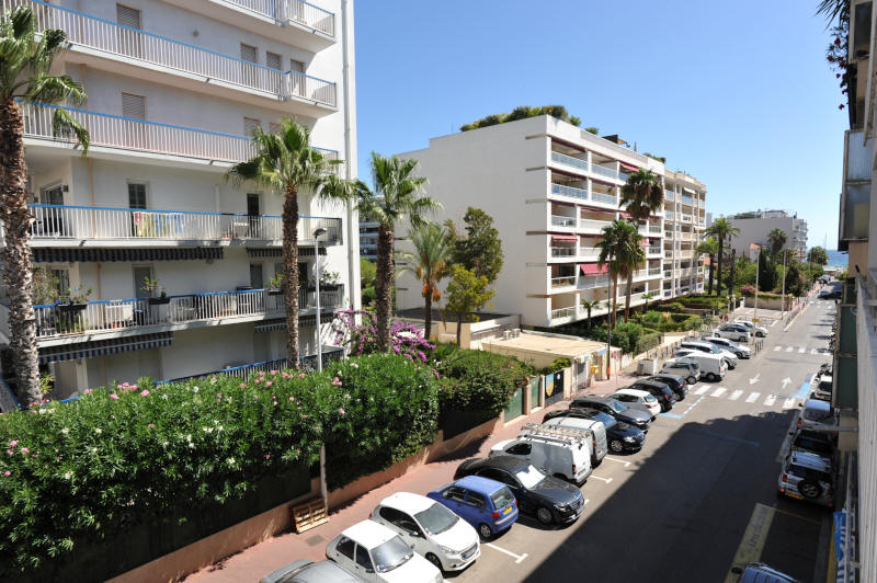 Cannes Rentals, rental apartments and houses in Cannes, France, copyrights John and John Real Estate, picture Ref 086-01