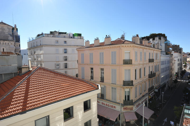 Cannes Rentals, rental apartments and houses in Cannes, France, copyrights John and John Real Estate, picture Ref 121-01