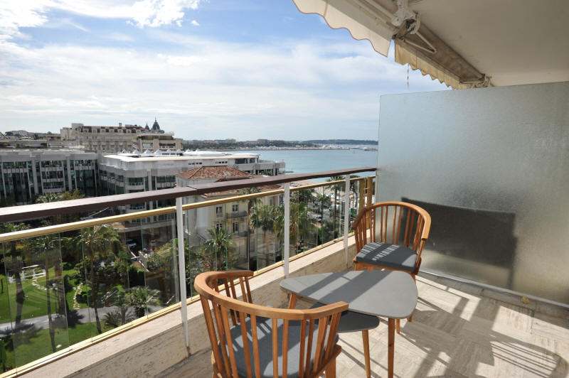 Cannes Rentals, rental apartments and houses in Cannes, France, copyrights John and John Real Estate, picture Ref 126-02