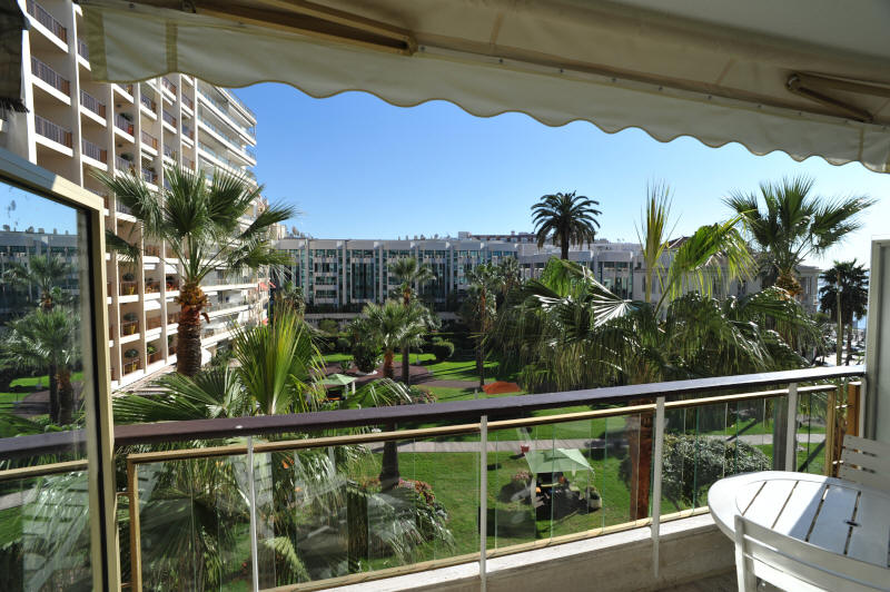 Cannes Rentals, rental apartments and houses in Cannes, France, copyrights John and John Real Estate, picture Ref 137-01