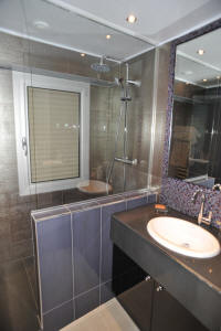 Cannes Rentals, rental apartments and houses in Cannes, France, copyrights John and John Real Estate, picture Ref 155-12
