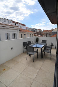 Cannes Rentals, rental apartments and houses in Cannes, France, copyrights John and John Real Estate, picture Ref 156-01