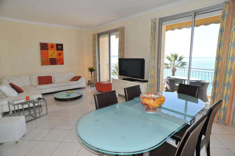 Cannes Rentals, rental apartments and houses in Cannes, France, copyrights John and John Real Estate, picture Ref 197-03