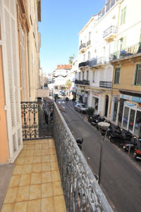 Cannes Rentals, rental apartments and houses in Cannes, France, copyrights John and John Real Estate, picture Ref 211-04