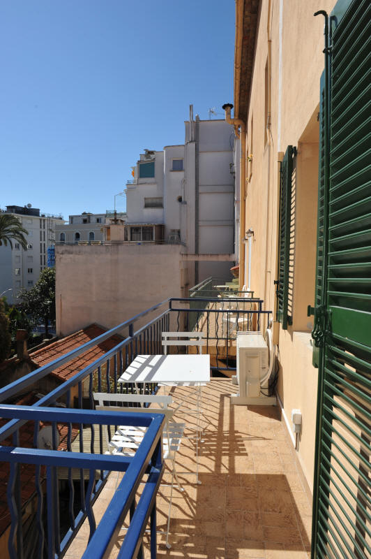 Cannes Rentals, rental apartments and houses in Cannes, France, copyrights John and John Real Estate, picture Ref 263-11