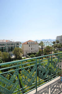 Cannes Rentals, rental apartments and houses in Cannes, France, copyrights John and John Real Estate, picture Ref 270-02