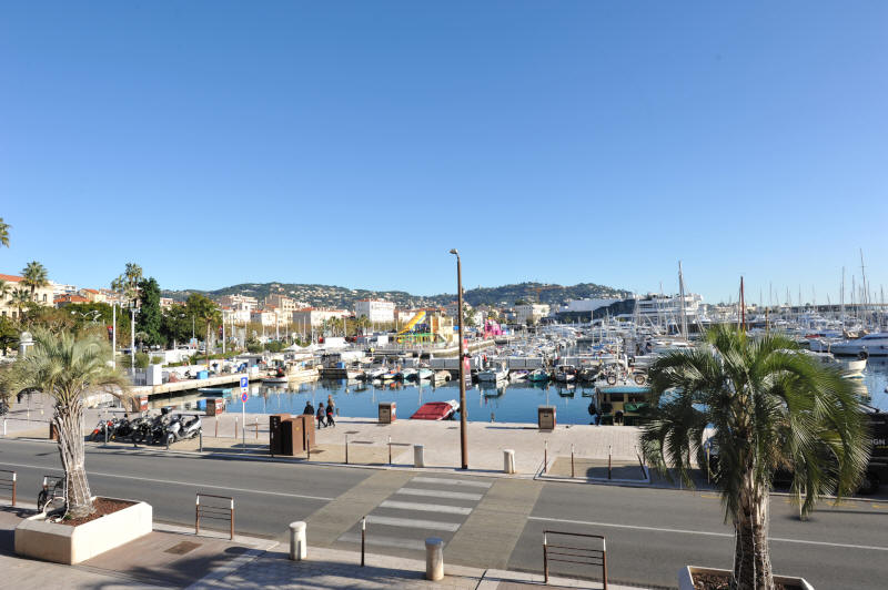 Cannes Rentals, rental apartments and houses in Cannes, France, copyrights John and John Real Estate, picture Ref 320-02